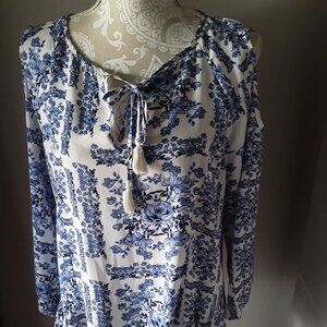 SoHo jeans blue and white cold shoulder top size L